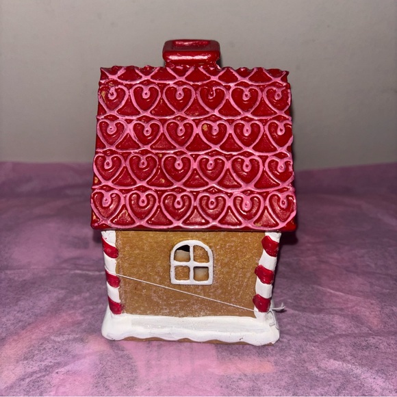 LED Gingerbread House - Picture 4 of 8